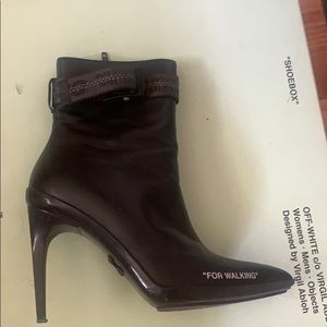Off white woman’s heels size 8